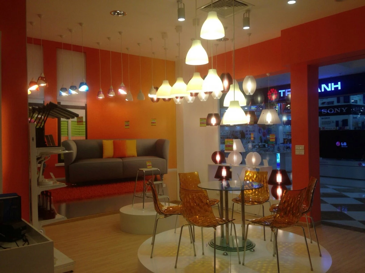 LiOA OPENED FIRST SHOWROOM IN THE MODERNTRADING CENTERS CHAIN